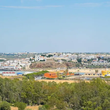 Apartment Stylish By Rocha Beach, Sleeps 5 Portimao