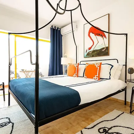 Beach & Pool Apt Steps From Praia Da Rocha *