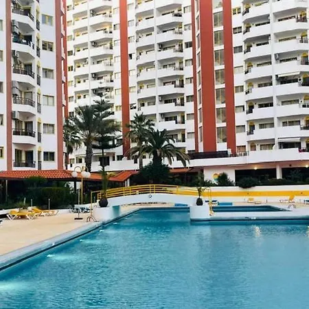 Apartment Stylish By Rocha Beach, Sleeps 5