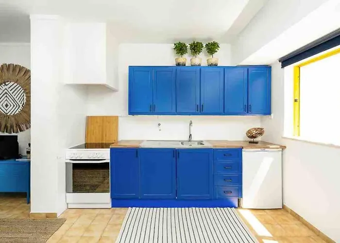 Appartement Stylish By Rocha Beach, Sleeps 5 *