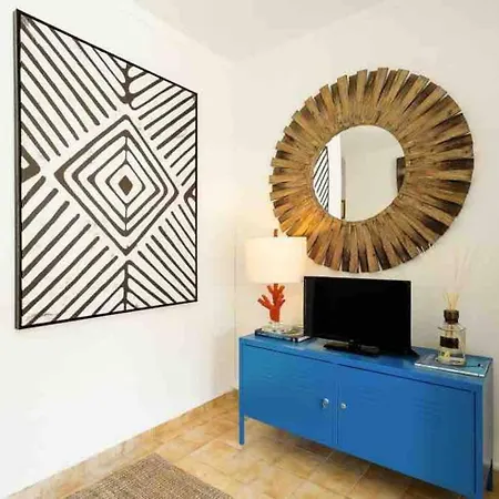 Lägenhet Stylish By Rocha Beach, Sleeps 5 *